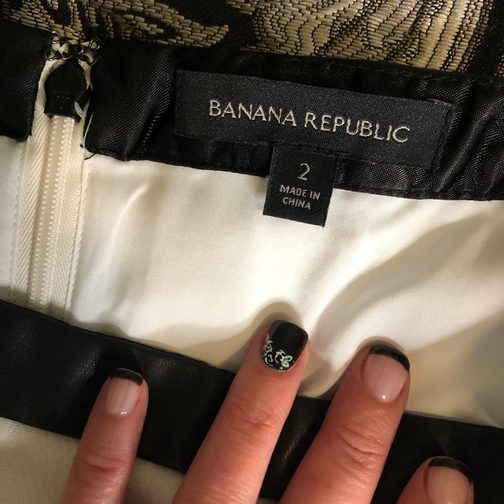 Banana Republic white/black skirt with pockets! - Picture 4 of 8